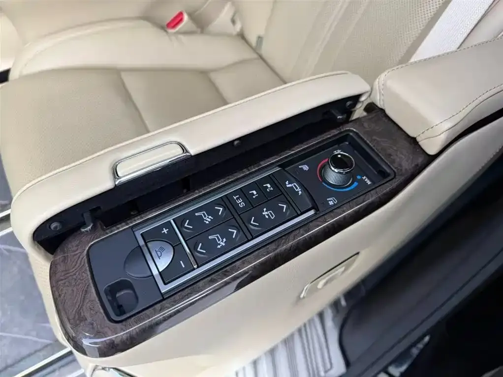 Toyota Vellfire — фото 5