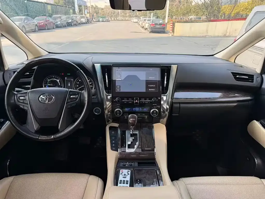 Toyota Vellfire — фото 9