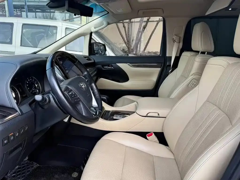 Toyota Vellfire — фото 6