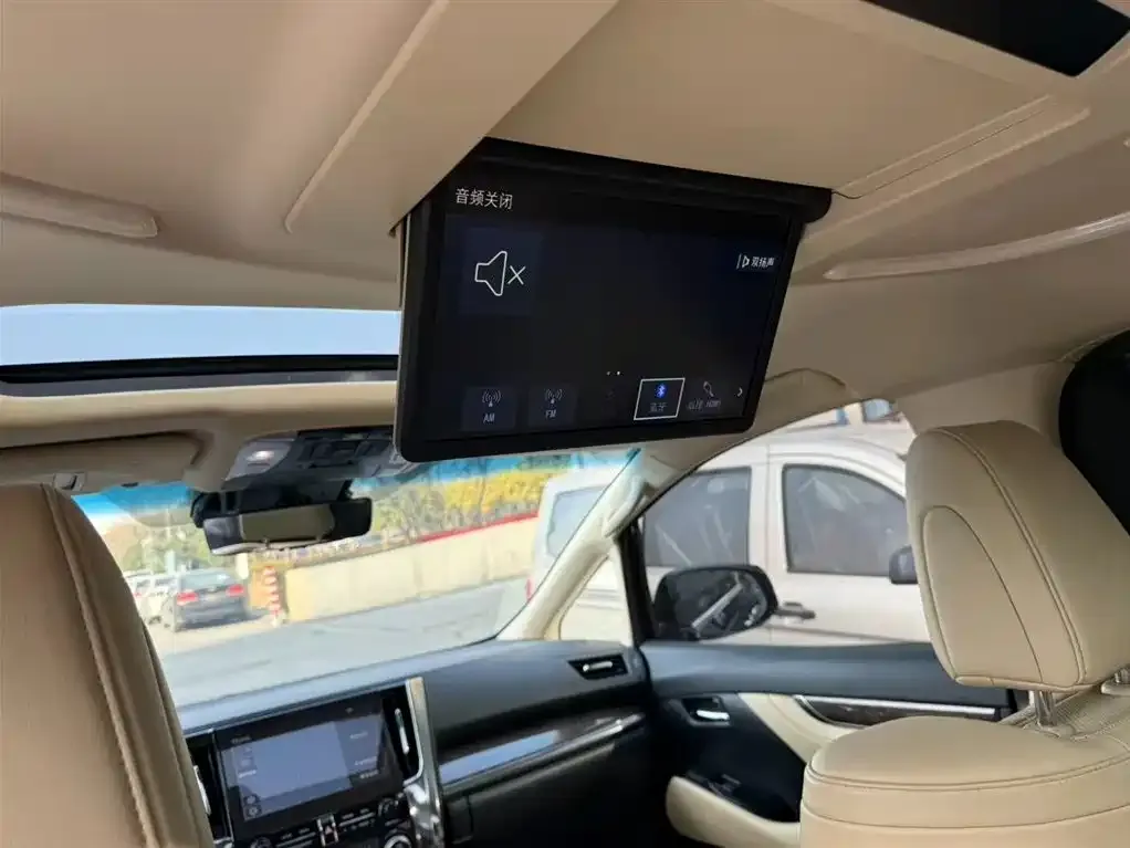 Toyota Vellfire — фото 2