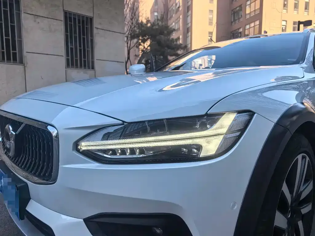 Volvo V90 — фото 10