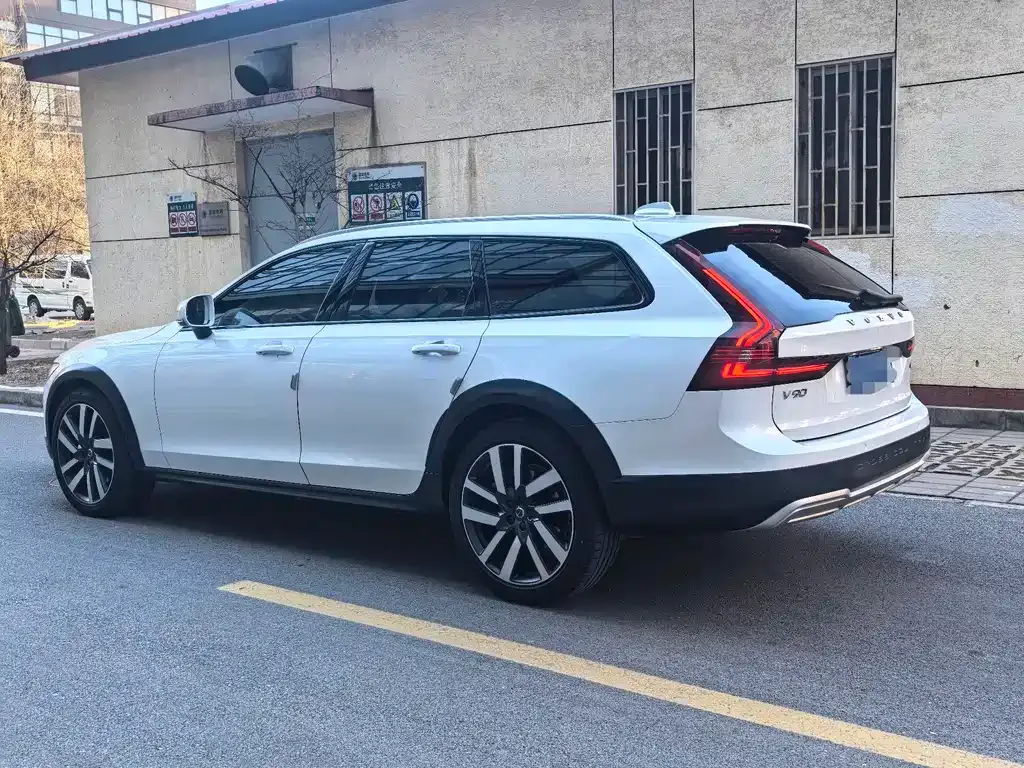 Volvo V90 — фото 9