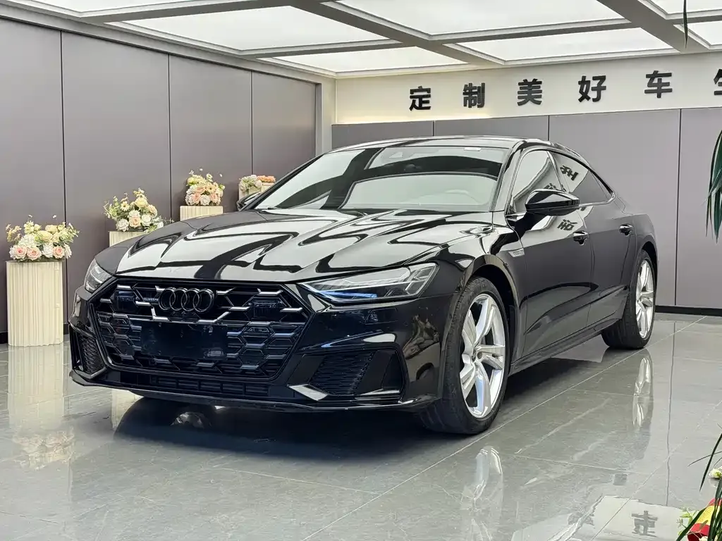 Audi A7L — фото 1