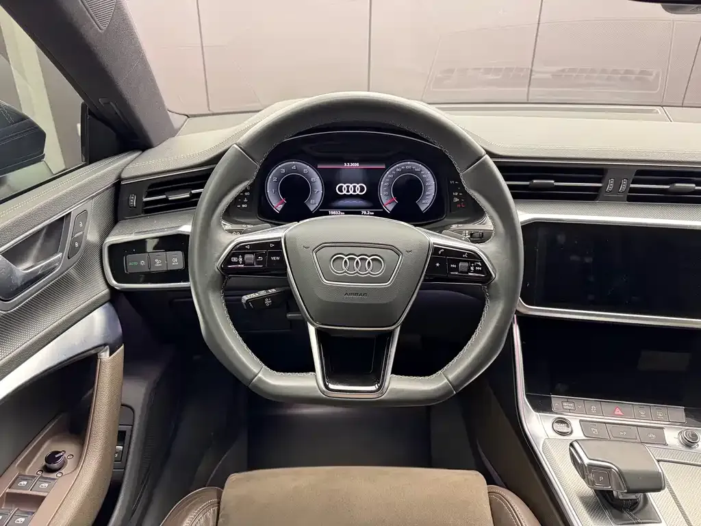 Audi A7L — фото 6