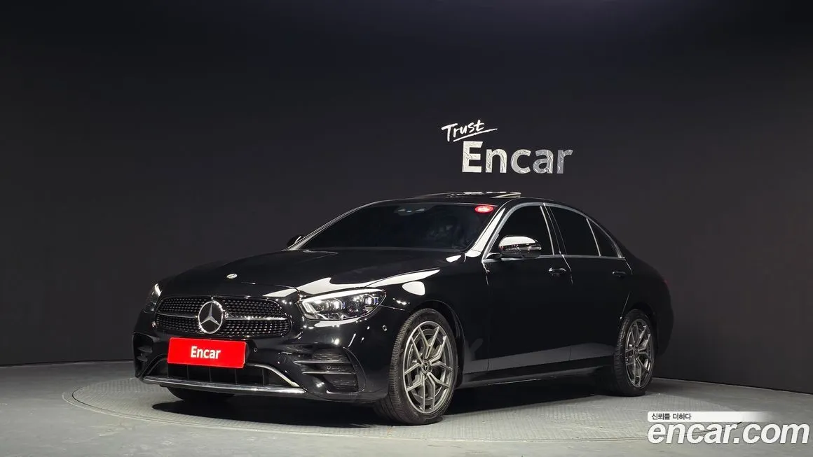Mercedes-Benz E-Class — фото 1
