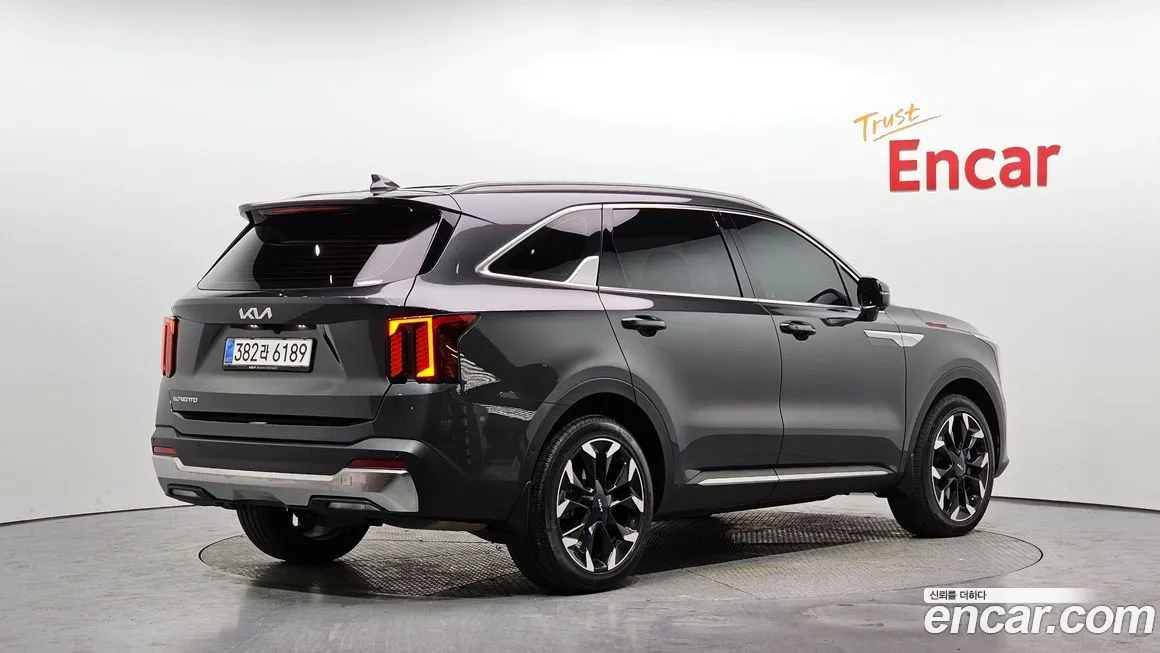 Kia Sorento — фото 7