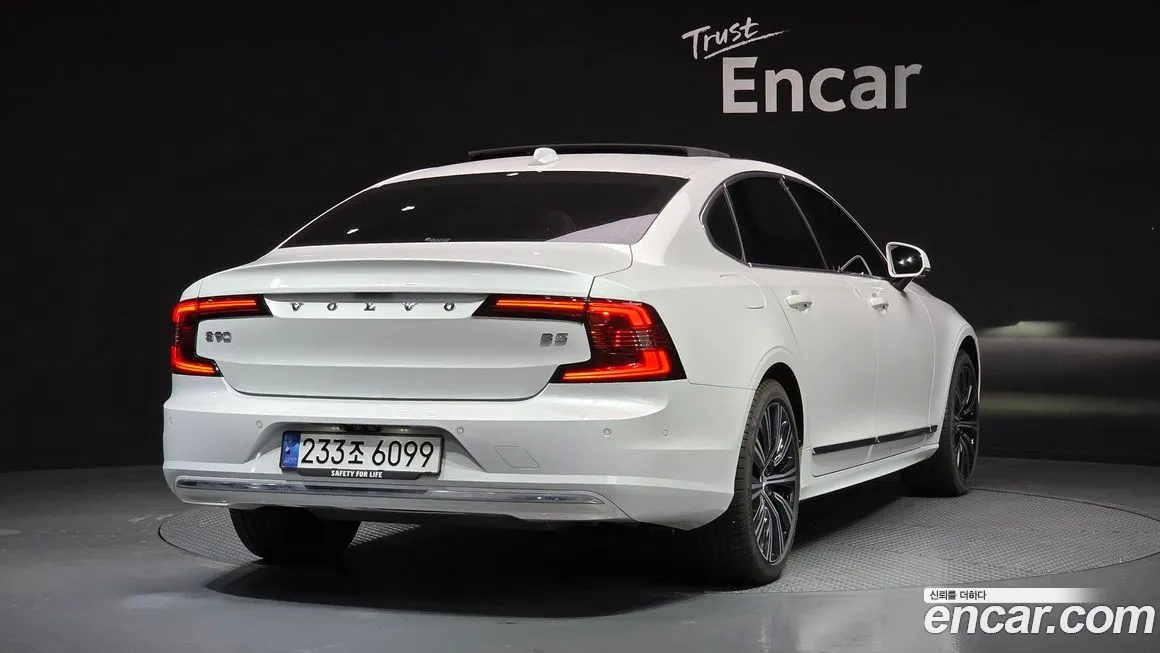 Volvo S90 — фото 10