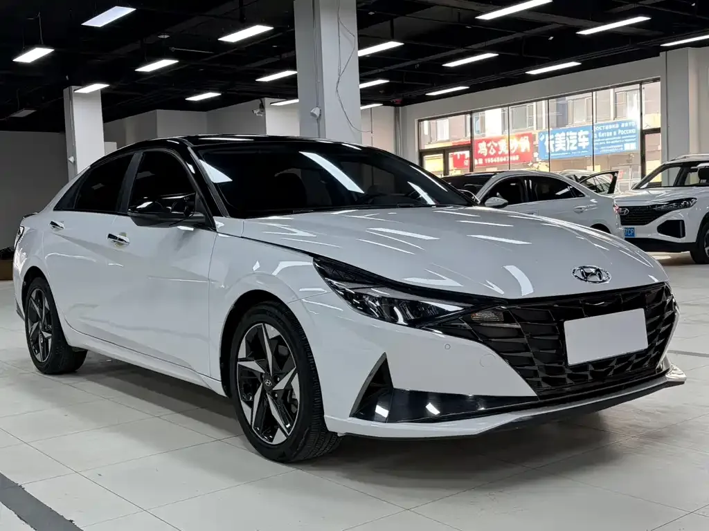 Hyundai Elantra — фото 4