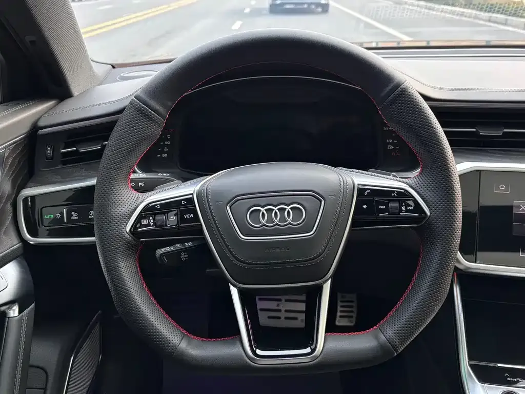 Audi A6L — фото 5