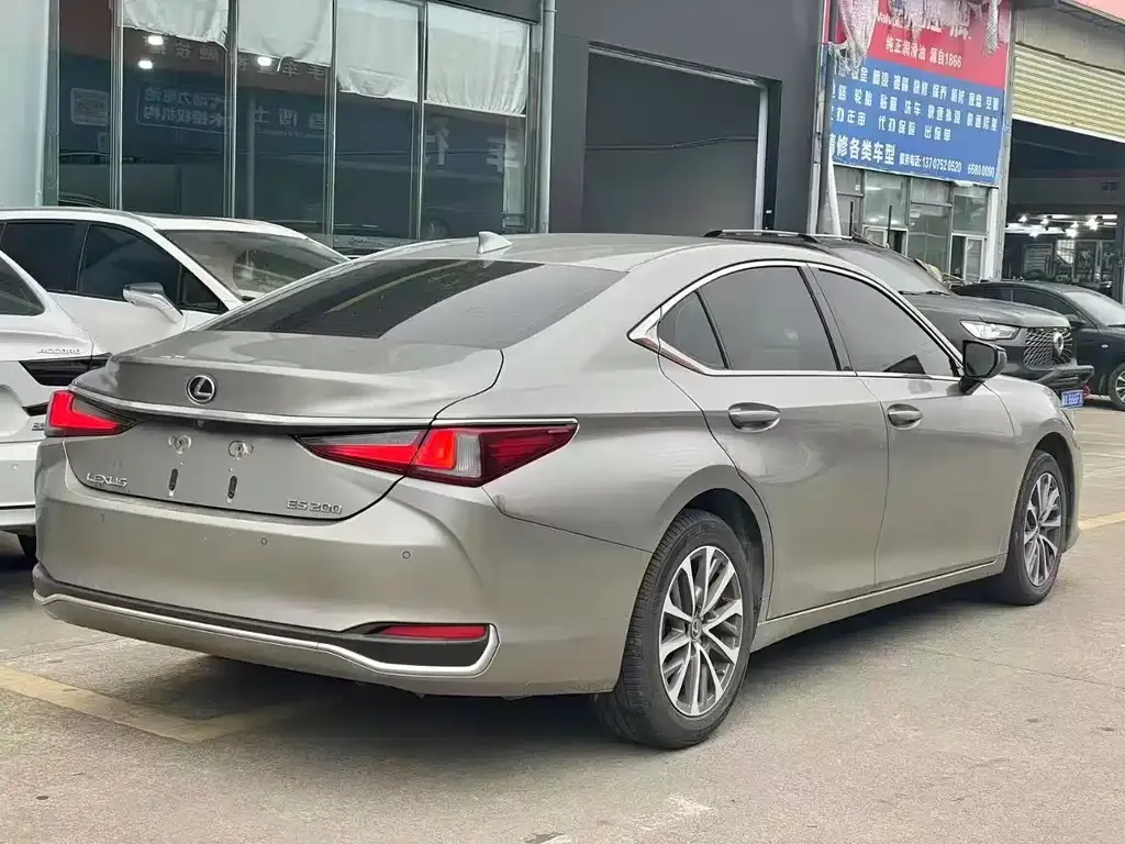 Lexus ES — фото 5