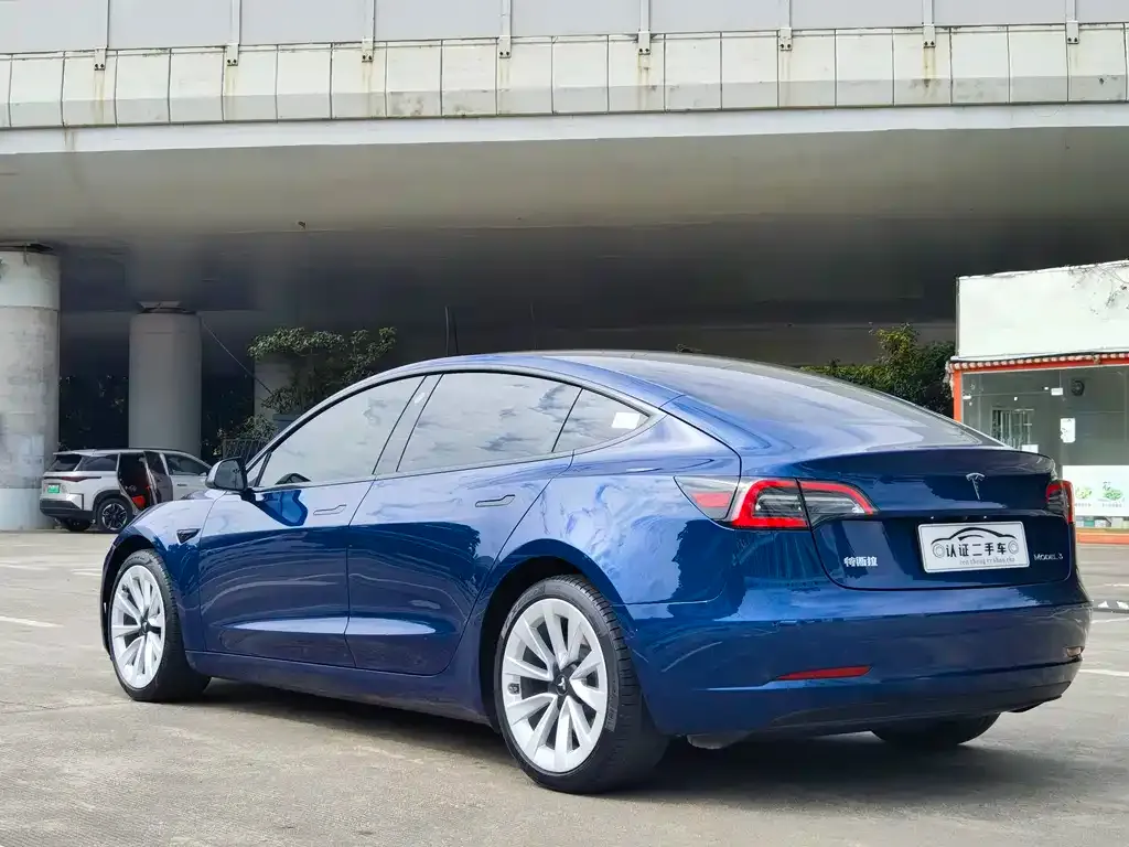 Tesla Model 3 — фото 7