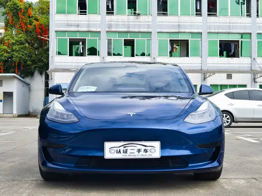Tesla Model 3 — фото 9