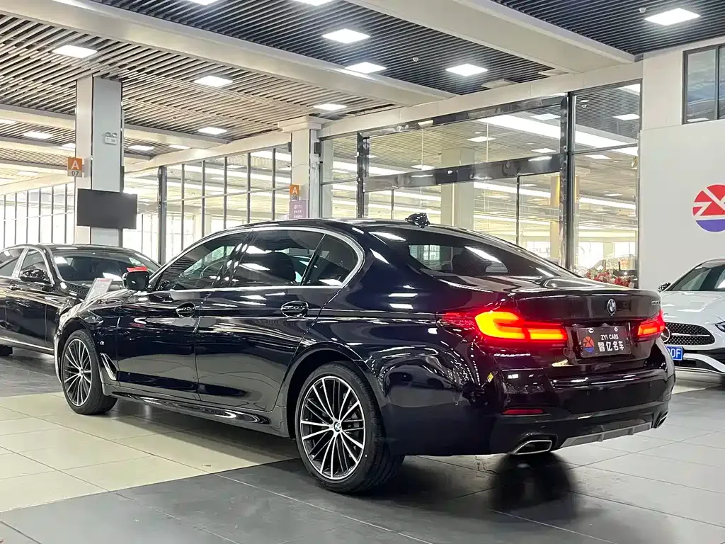 BMW 5 Series — фото 4
