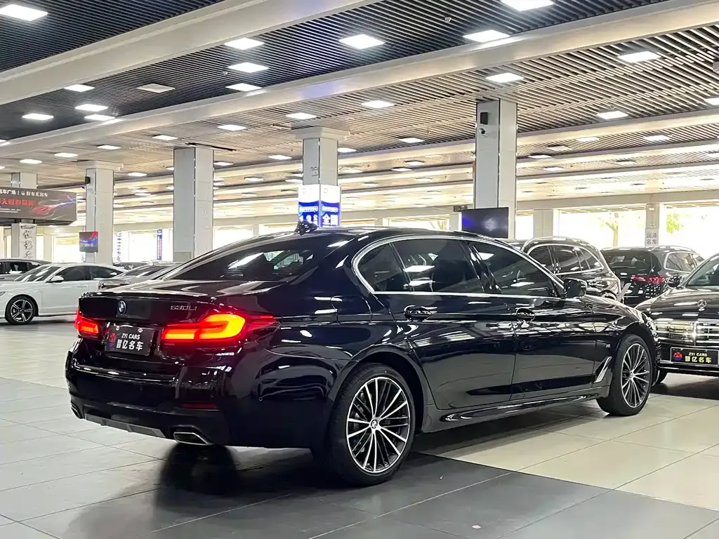 BMW 5 Series — фото 8