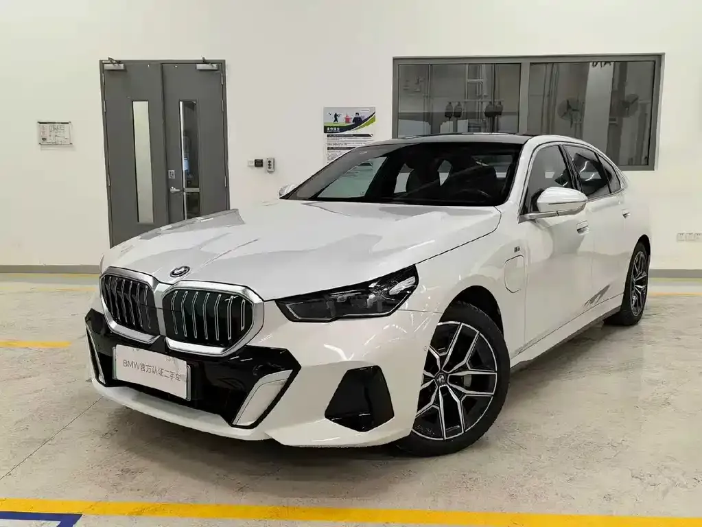 BMW i5 — фото 1