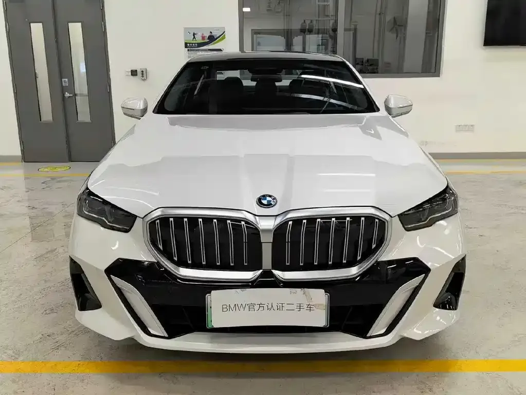 BMW i5 — фото 9