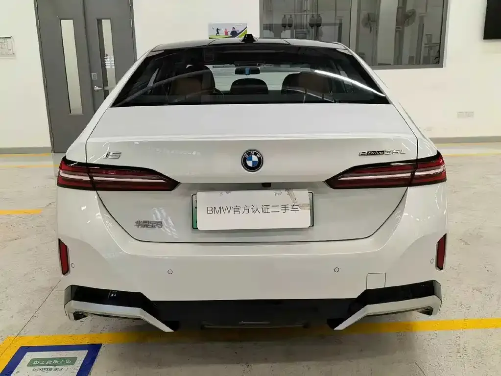 BMW i5 — фото 4