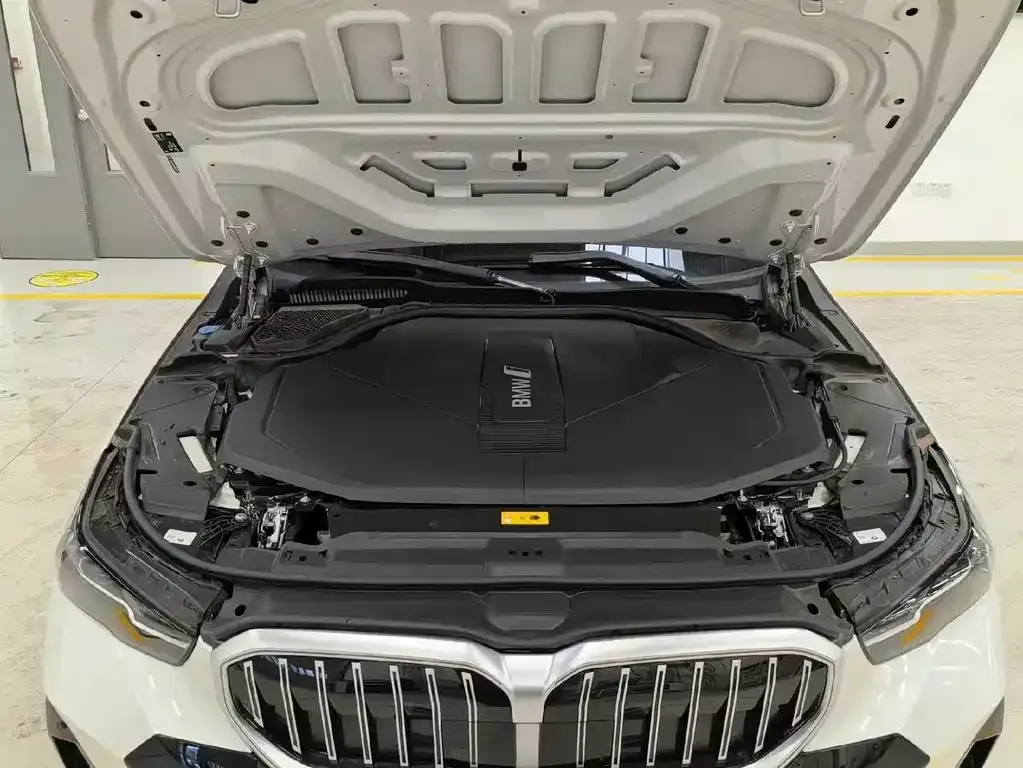 BMW i5 — фото 10
