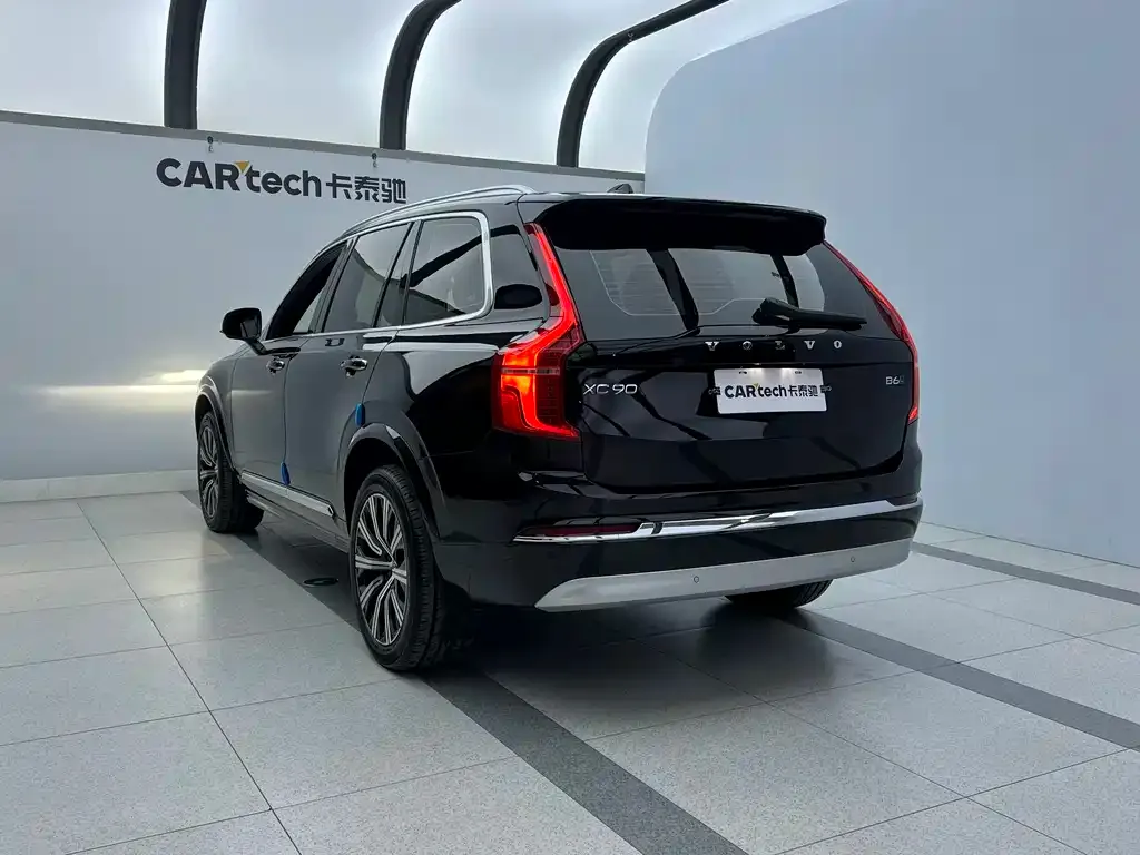 Volvo XC90 — фото 10