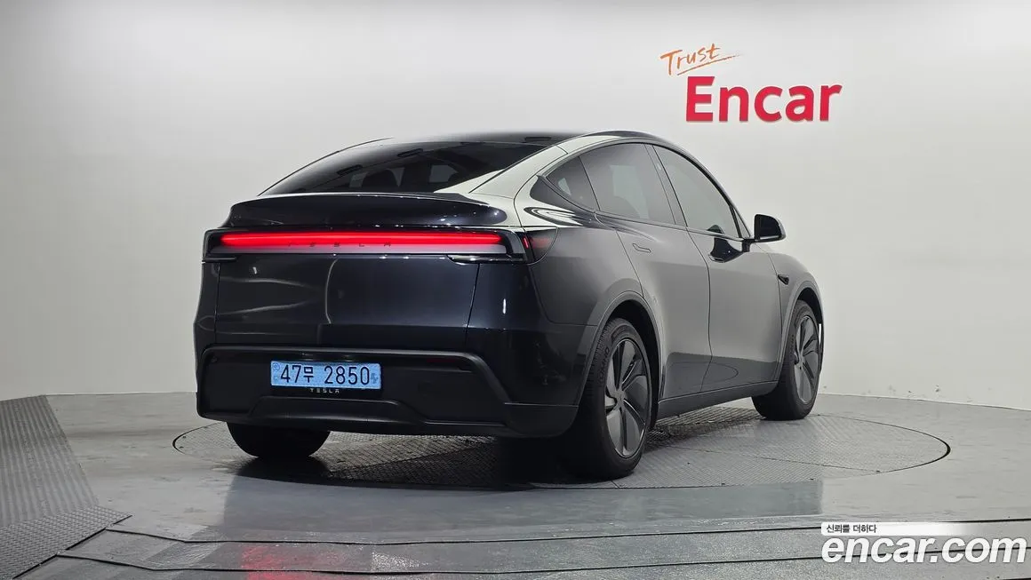 Tesla Model Y — фото 2