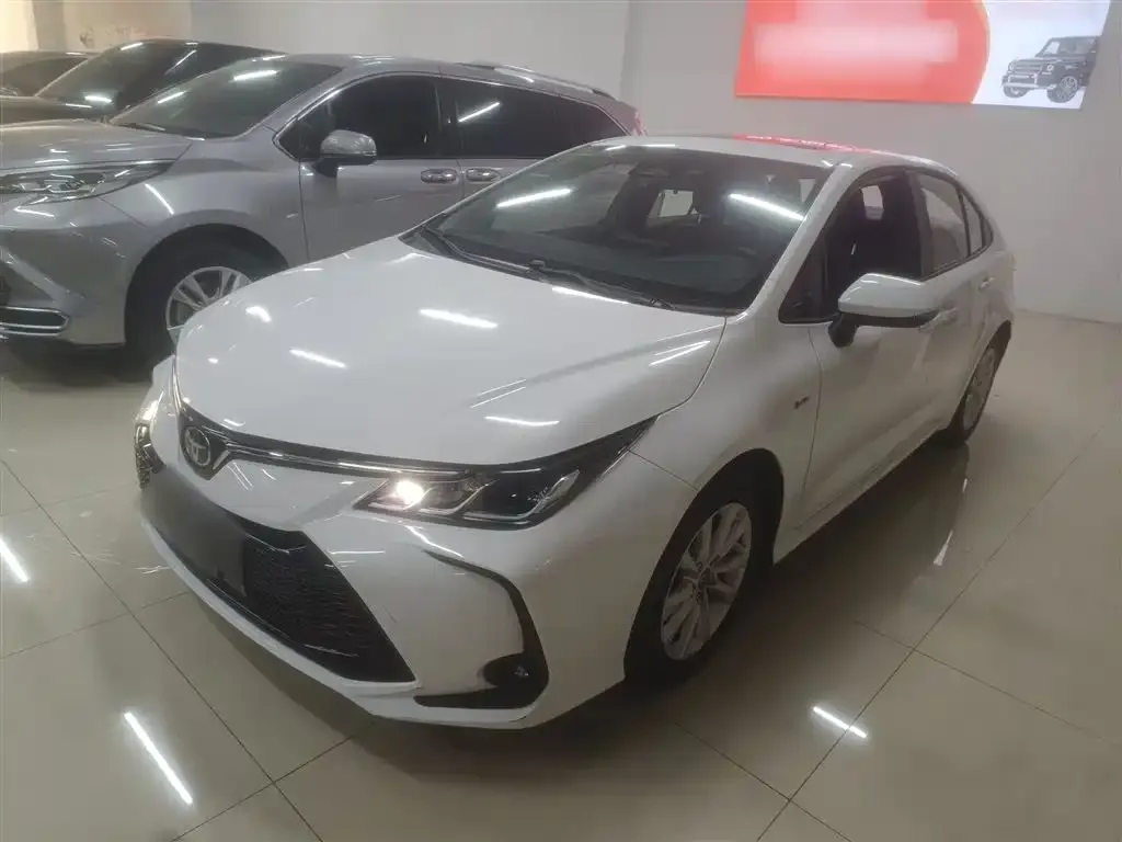 Toyota Corolla — фото 1