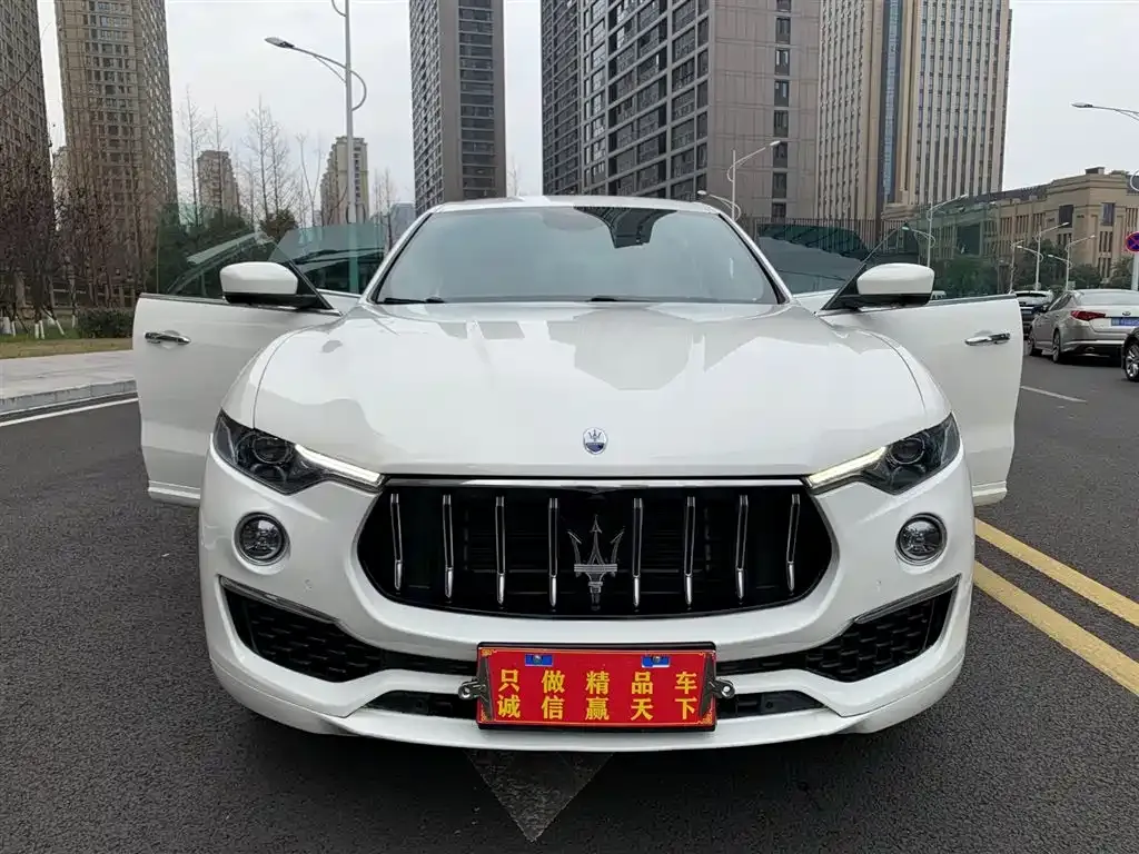 Maserati Levante — фото 3