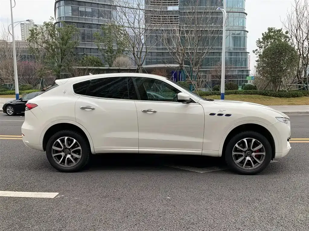 Maserati Levante — фото 8
