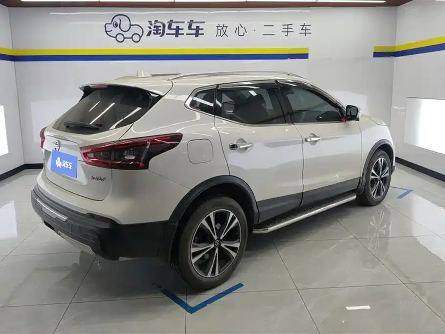 Nissan Qashqai — фото 9