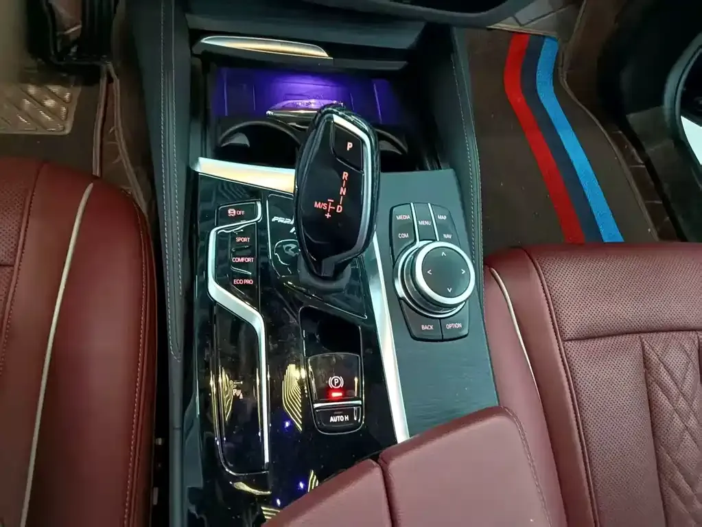 BMW 5 Series — фото 10