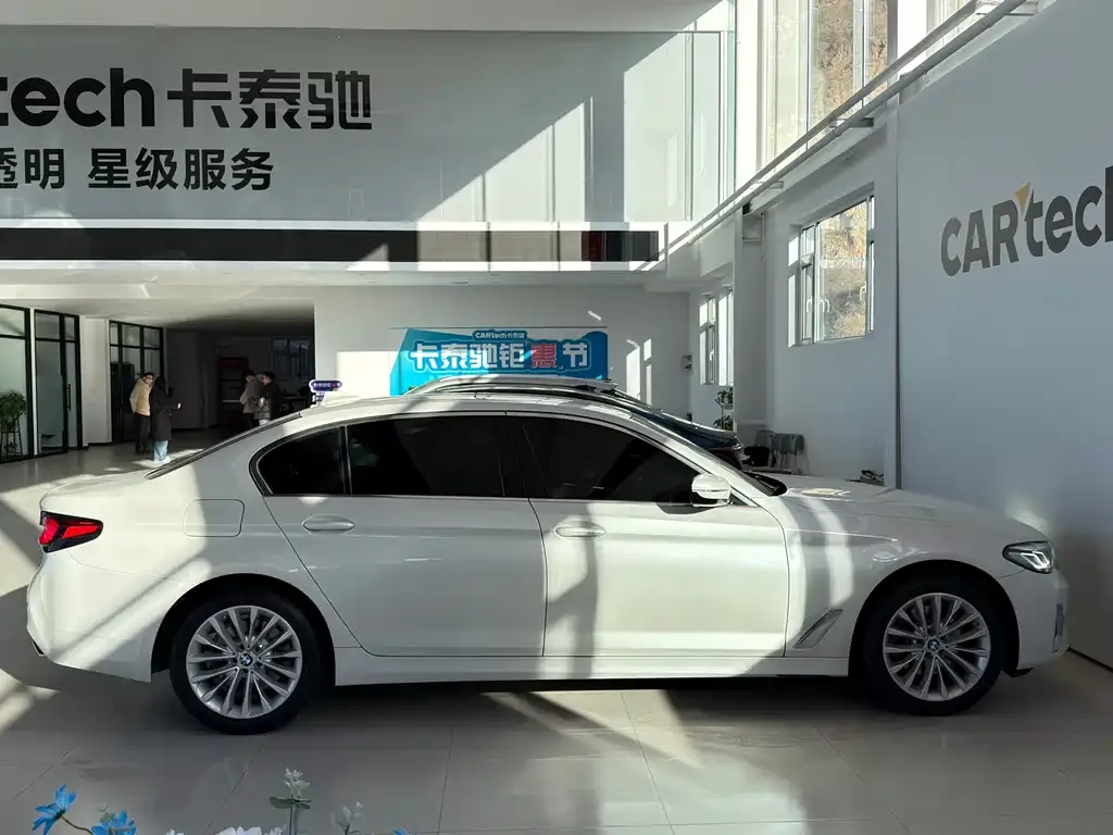 BMW 5 Series — фото 10