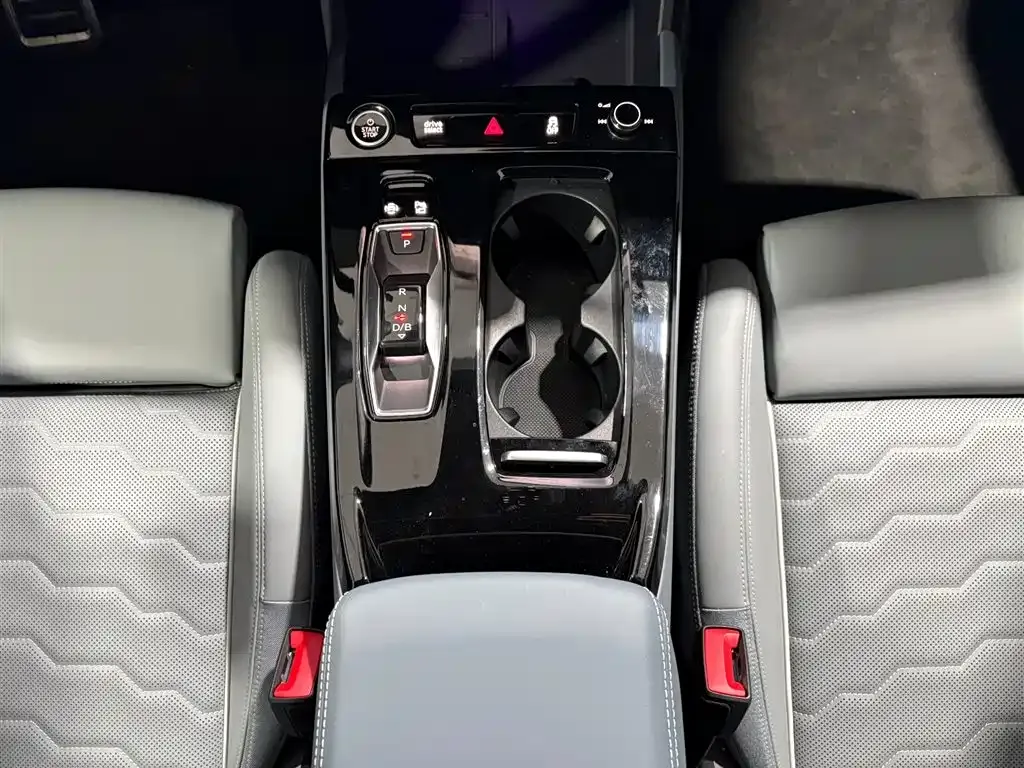 Audi Q6L e-tron — фото 10