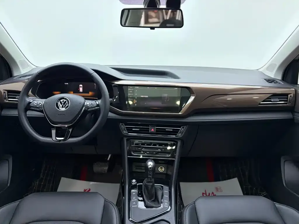 Volkswagen Tharu — фото 5