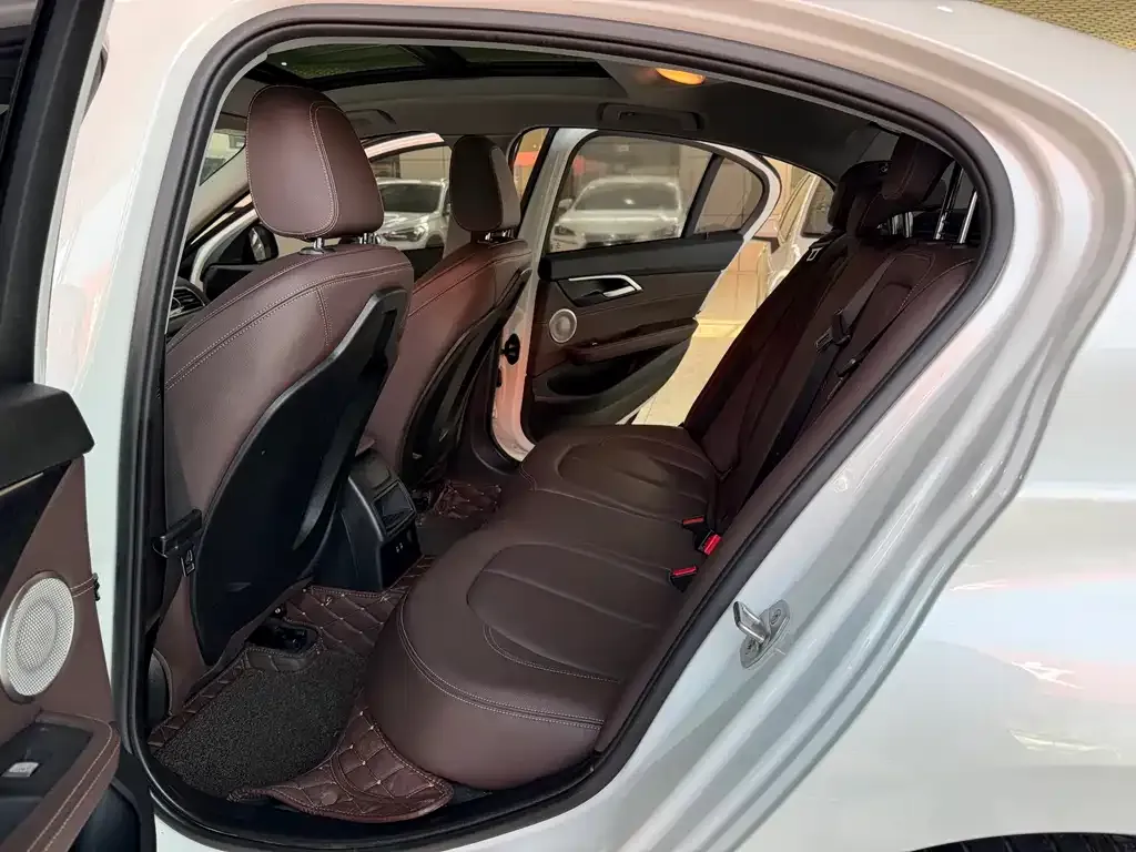 BMW 1 Series — фото 10