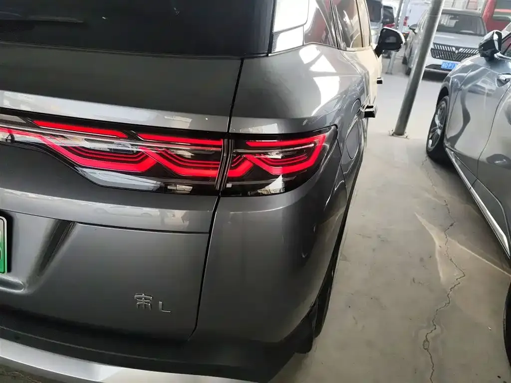 BYD L DM-i — фото 3