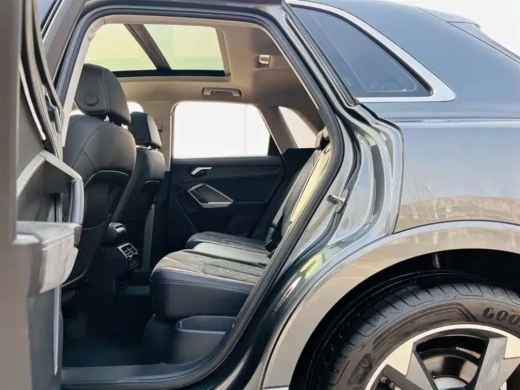 Audi Q3 — фото 3