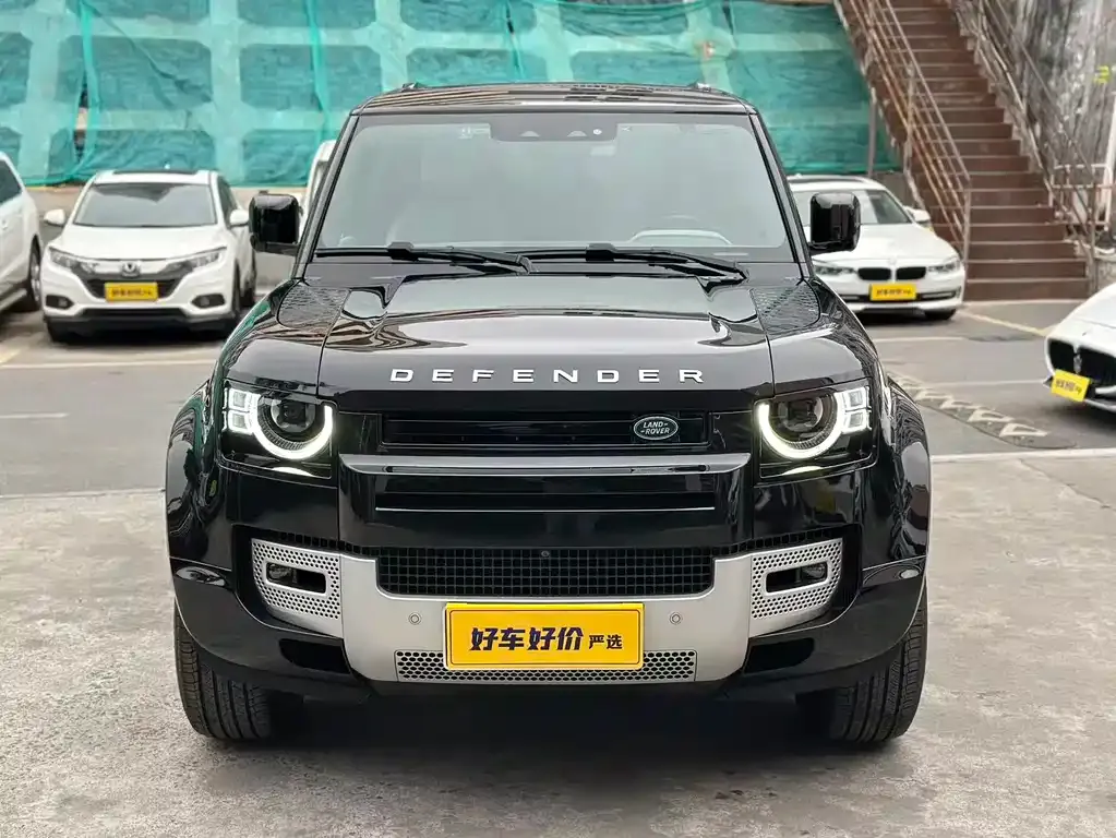 Land Rover Defender — фото 1