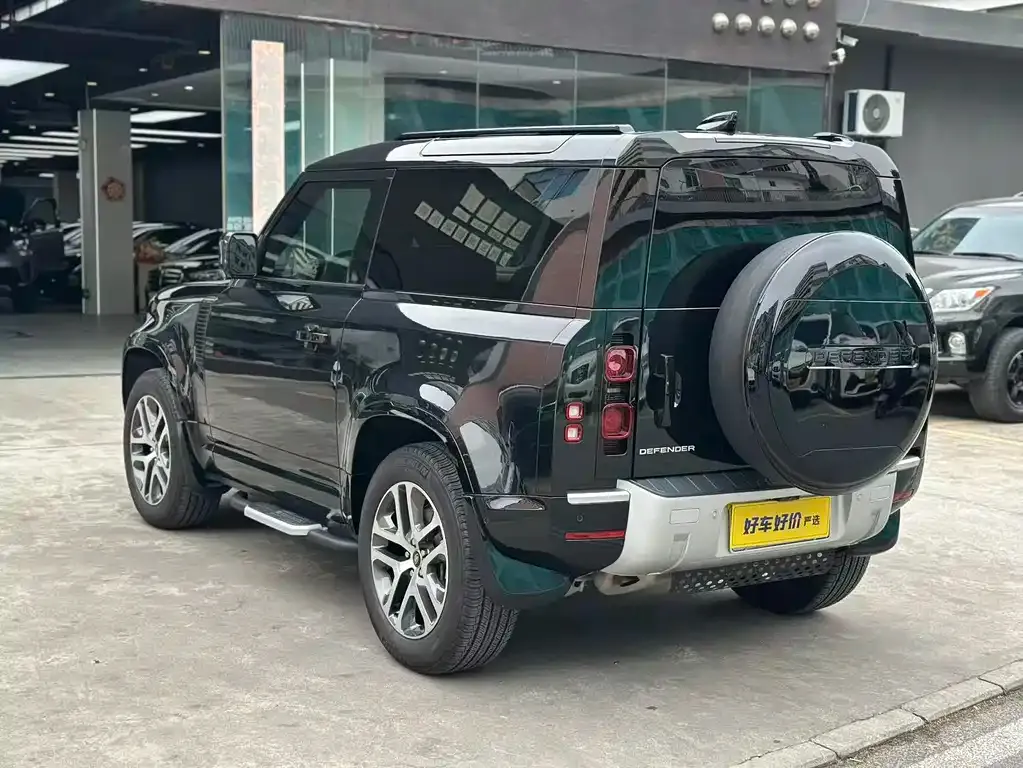 Land Rover Defender — фото 10