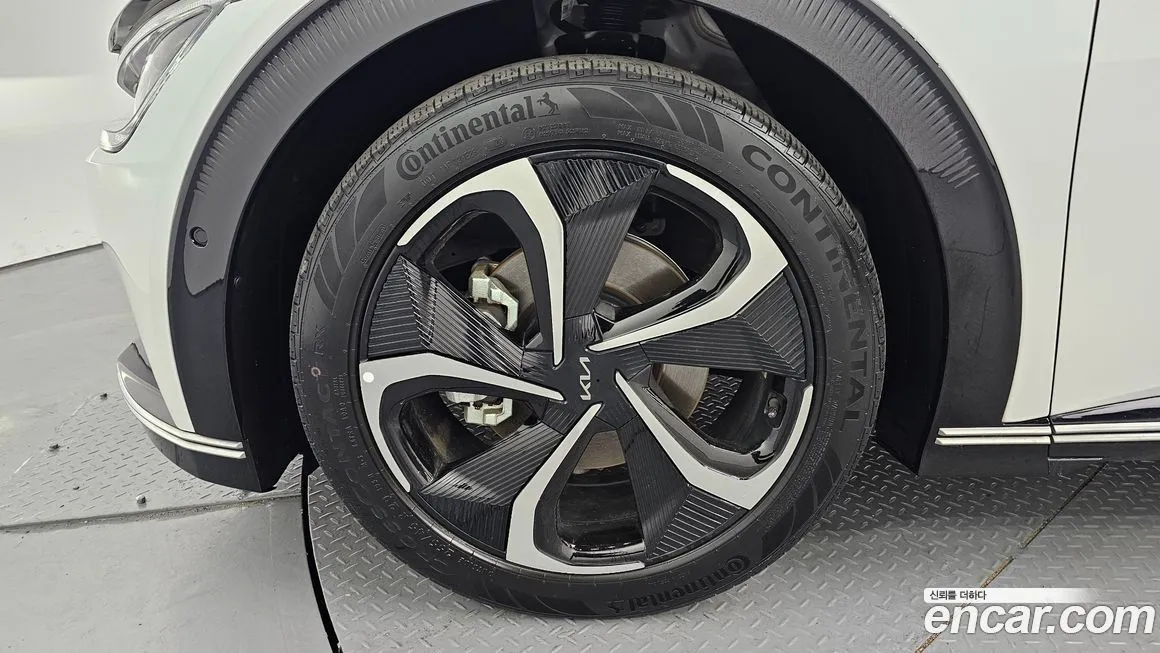 Kia EV6 — фото 8