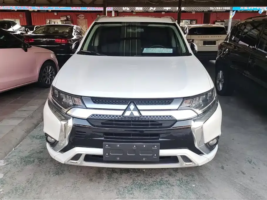 Mitsubishi Outlander — фото 7