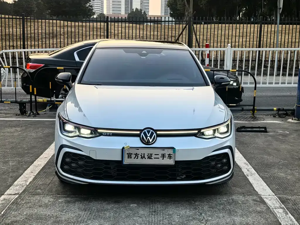 Volkswagen Golf GTI — фото 5