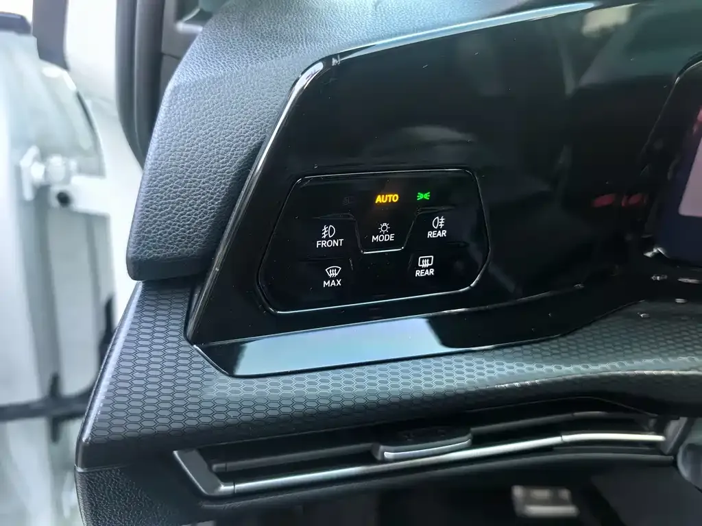 Volkswagen Golf GTI — фото 3