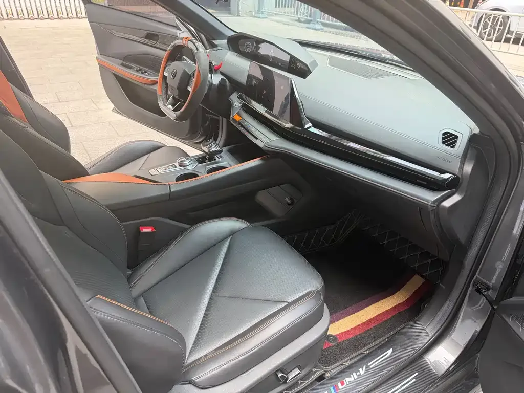 Changan UNI-V — фото 9