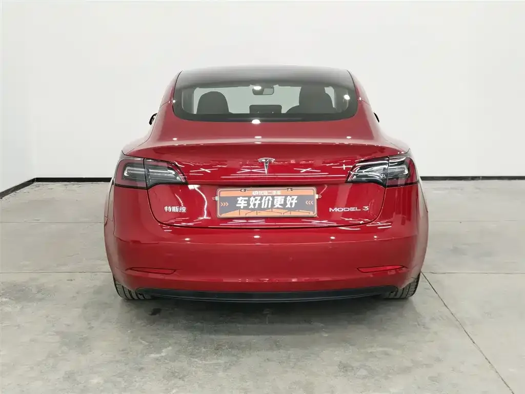 Tesla Model 3 — фото 8