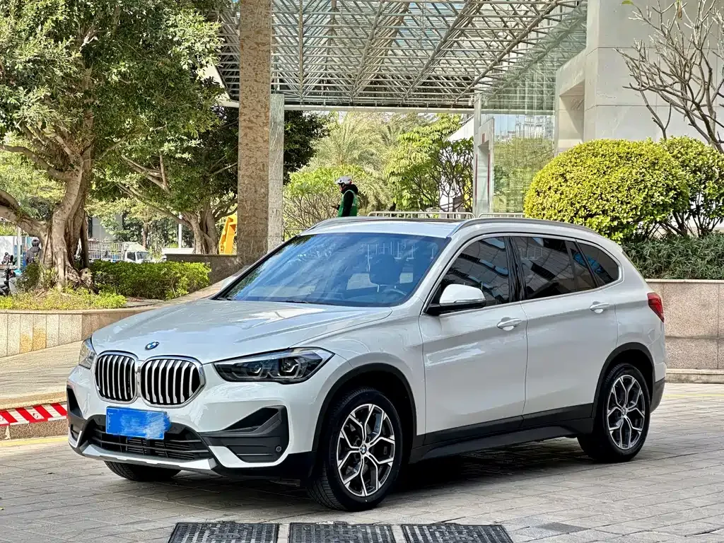 BMW X1 — фото 1