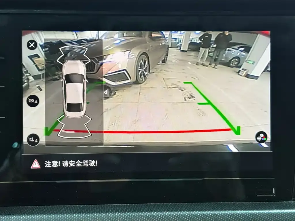 Volkswagen Passat — фото 10