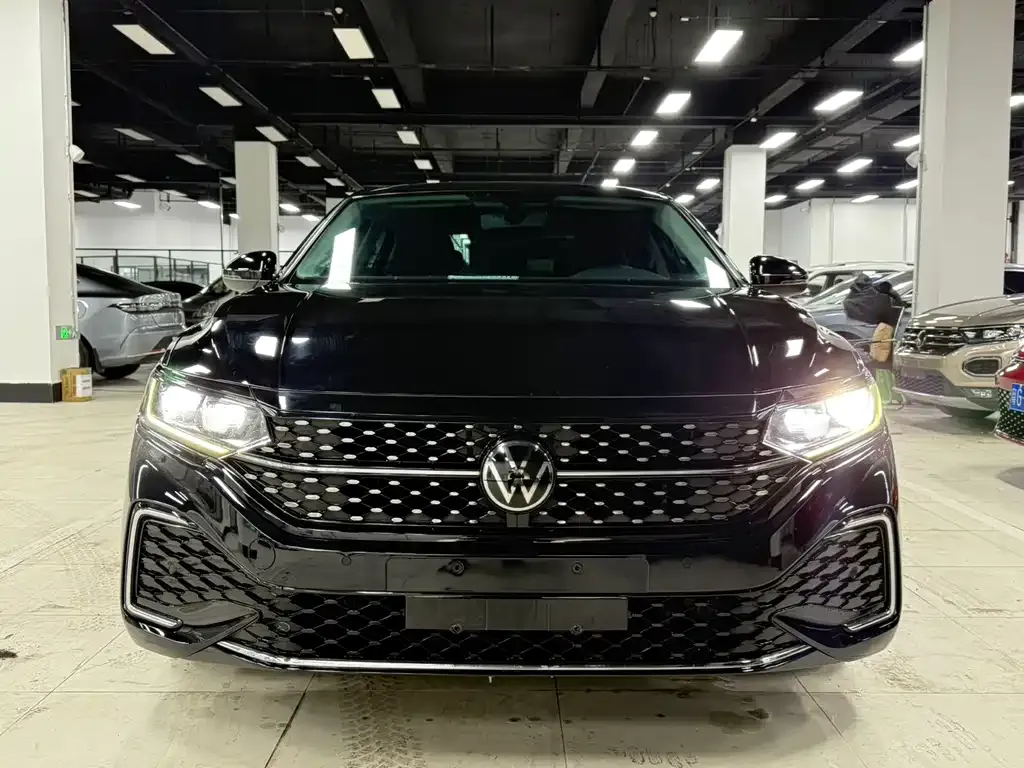 Volkswagen Passat — фото 4