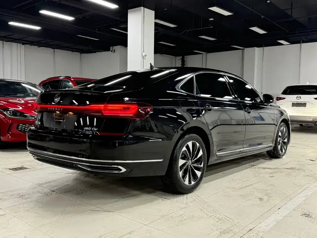 Volkswagen Passat — фото 5
