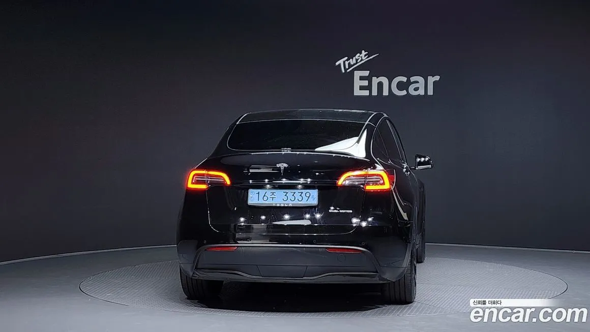 Tesla Model Y — фото 4