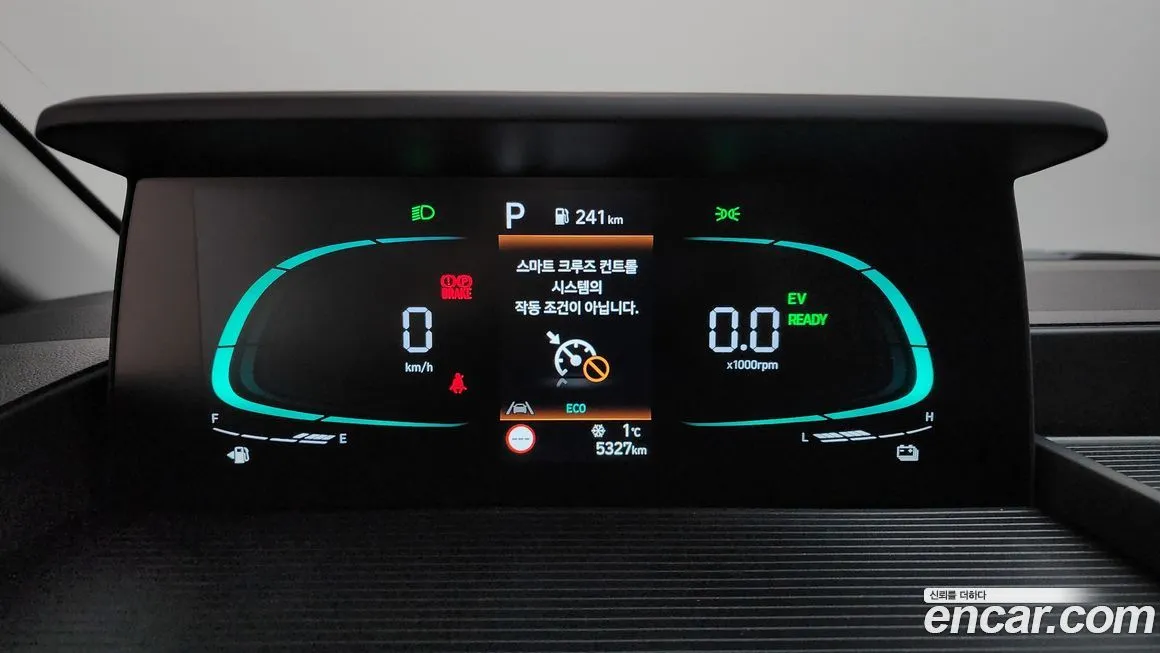 Hyundai Staria — фото 2