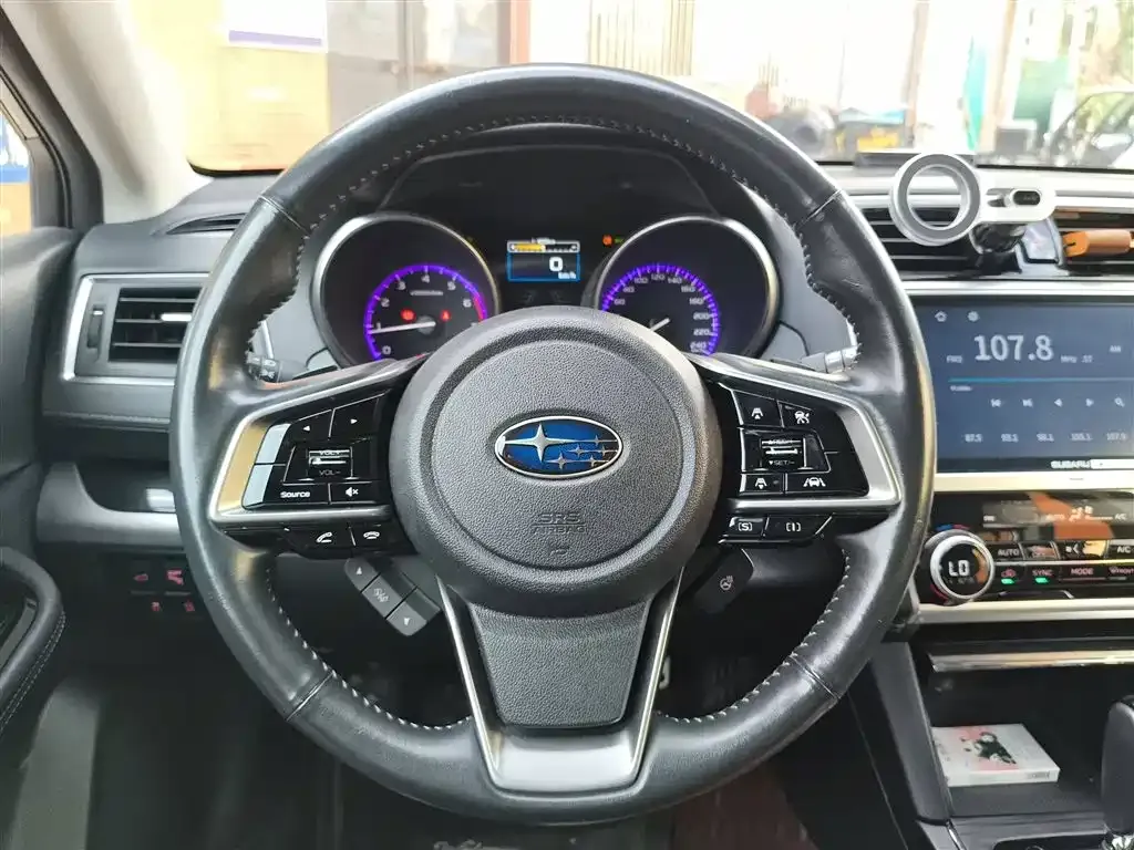 Subaru Outback — фото 10